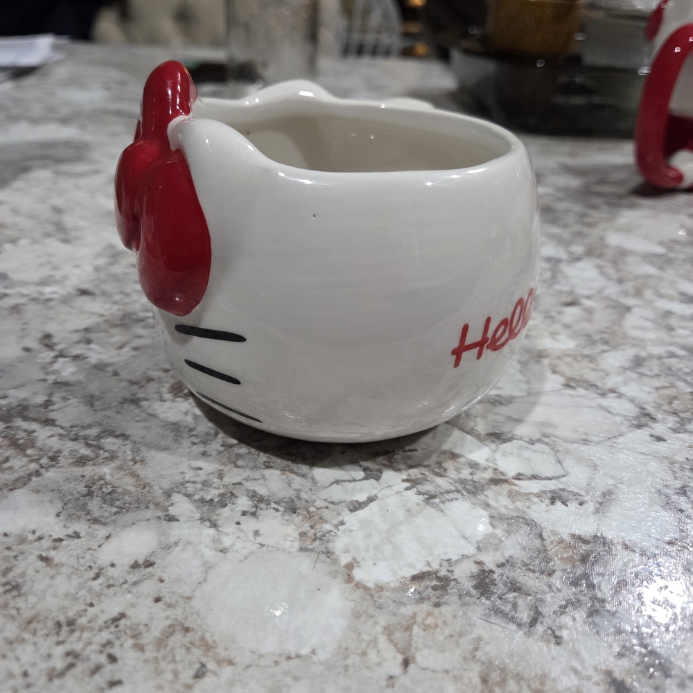 Sanrio Hello Kitty Mug with Red Bow - Picture 2 of 6